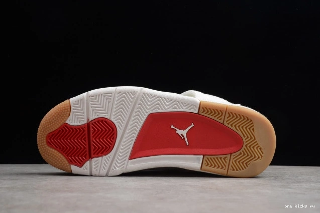 Cheap Jordan Air AO2571-100 4 x Levi's 'White' 0604